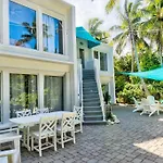 Hidden Gem Duplex In Heart Of Islamorada Sleeps 8