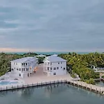 Oceanfront Islamorada Townhome With Dock And Pool