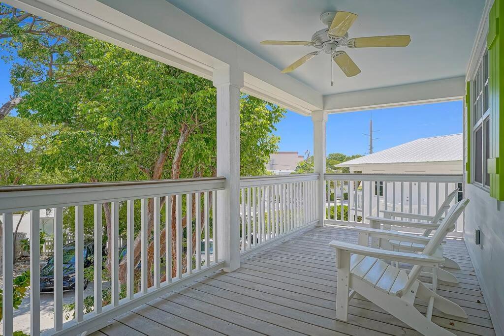 3 Lux Ensuites Walk Boat Island