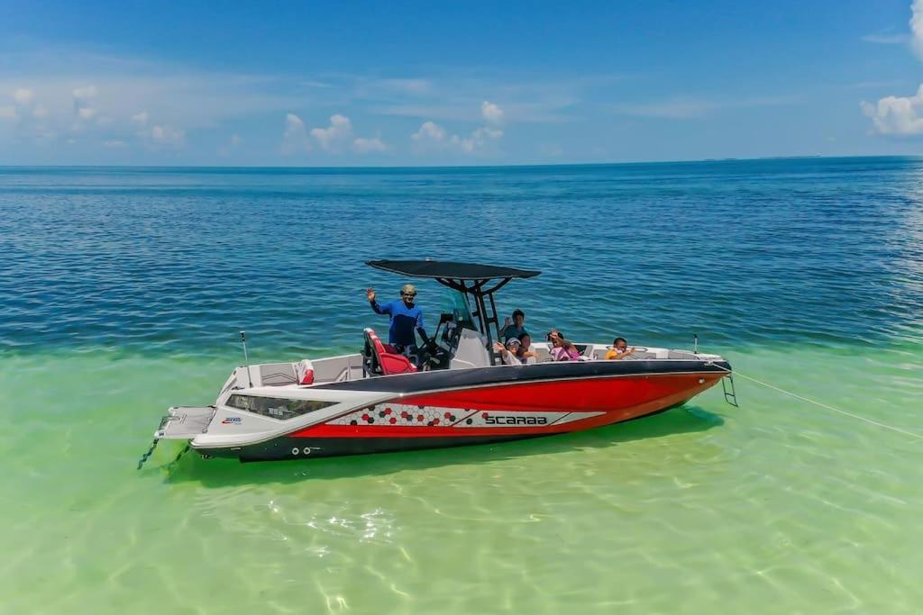 Unity & Autonomy 2 Sides A Duplex & 70' Dock Holiday home