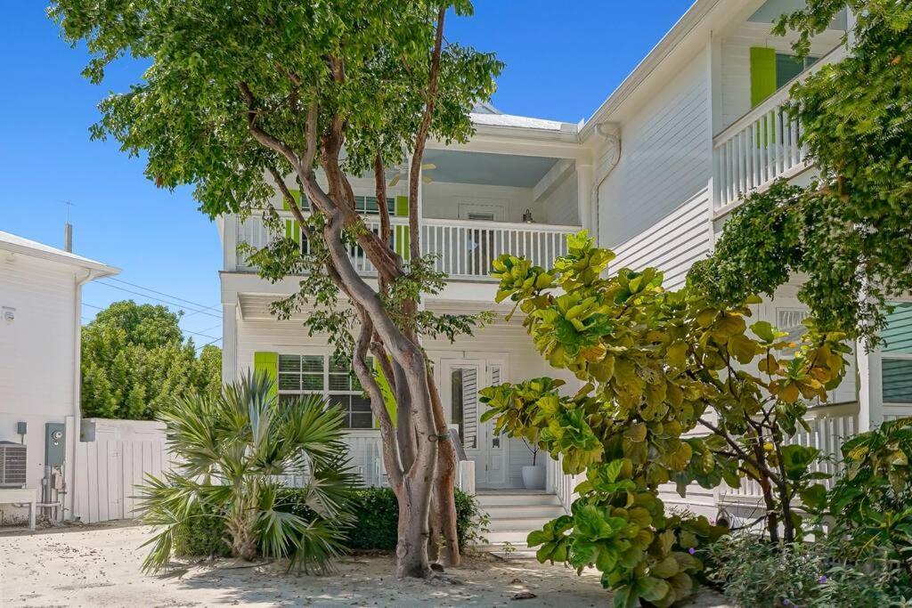 3 Lux Ensuites Walk Boat Island Holiday home *