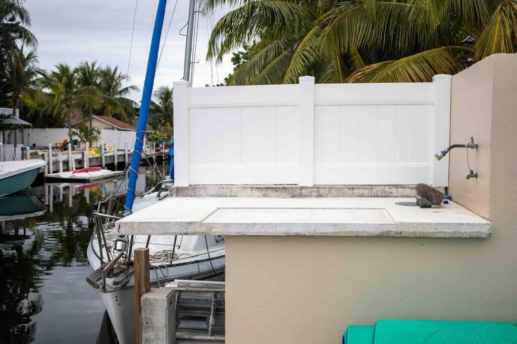 Holiday home Unity & Autonomy 2 Sides A Duplex & 70' Dock *