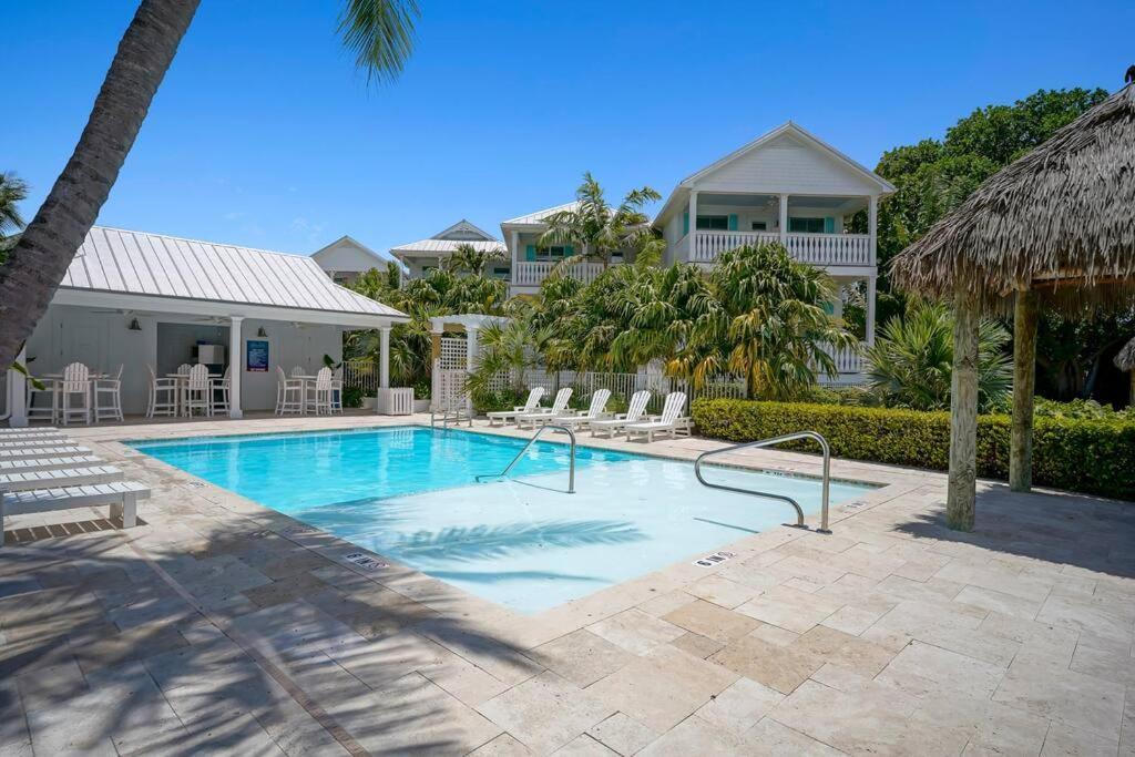 3 Lux Ensuites Walk Boat Island