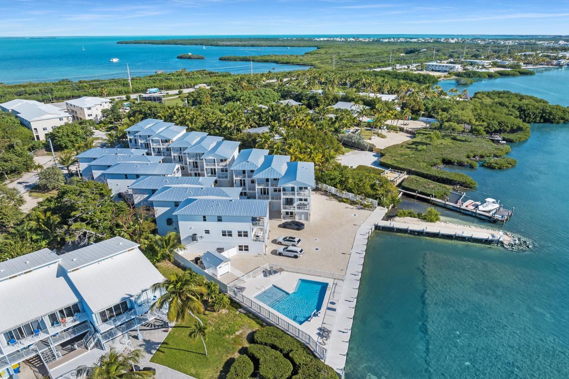 Home, Ocean Views, Playroom, Near Tiki Bar, Pool, And Boat Dockage, Ultimate Keys Getaway