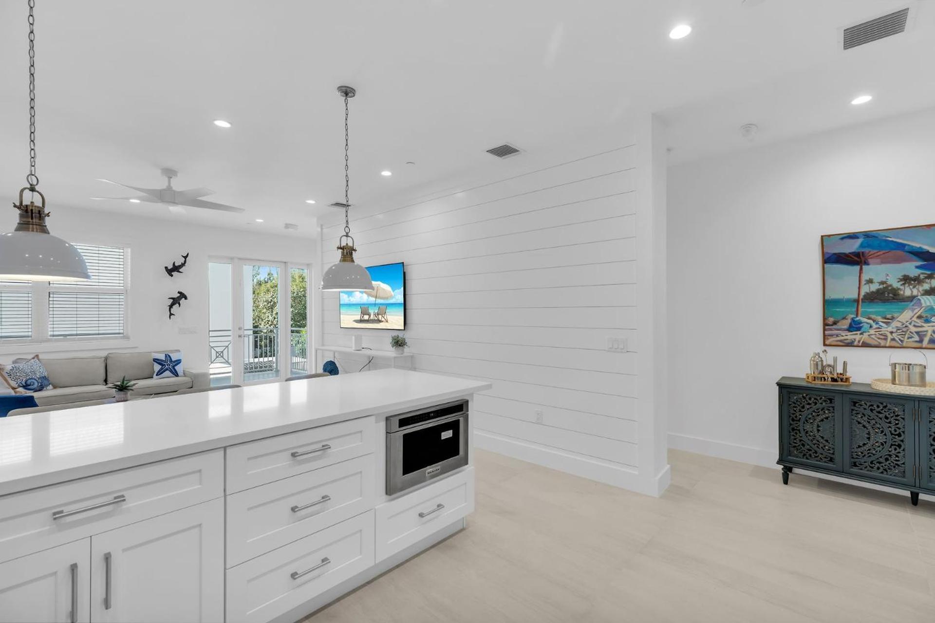 Home, Ocean Views, Playroom, Near Tiki Bar, Pool, And Boat Dockage, Ultimate Keys Getaway *
