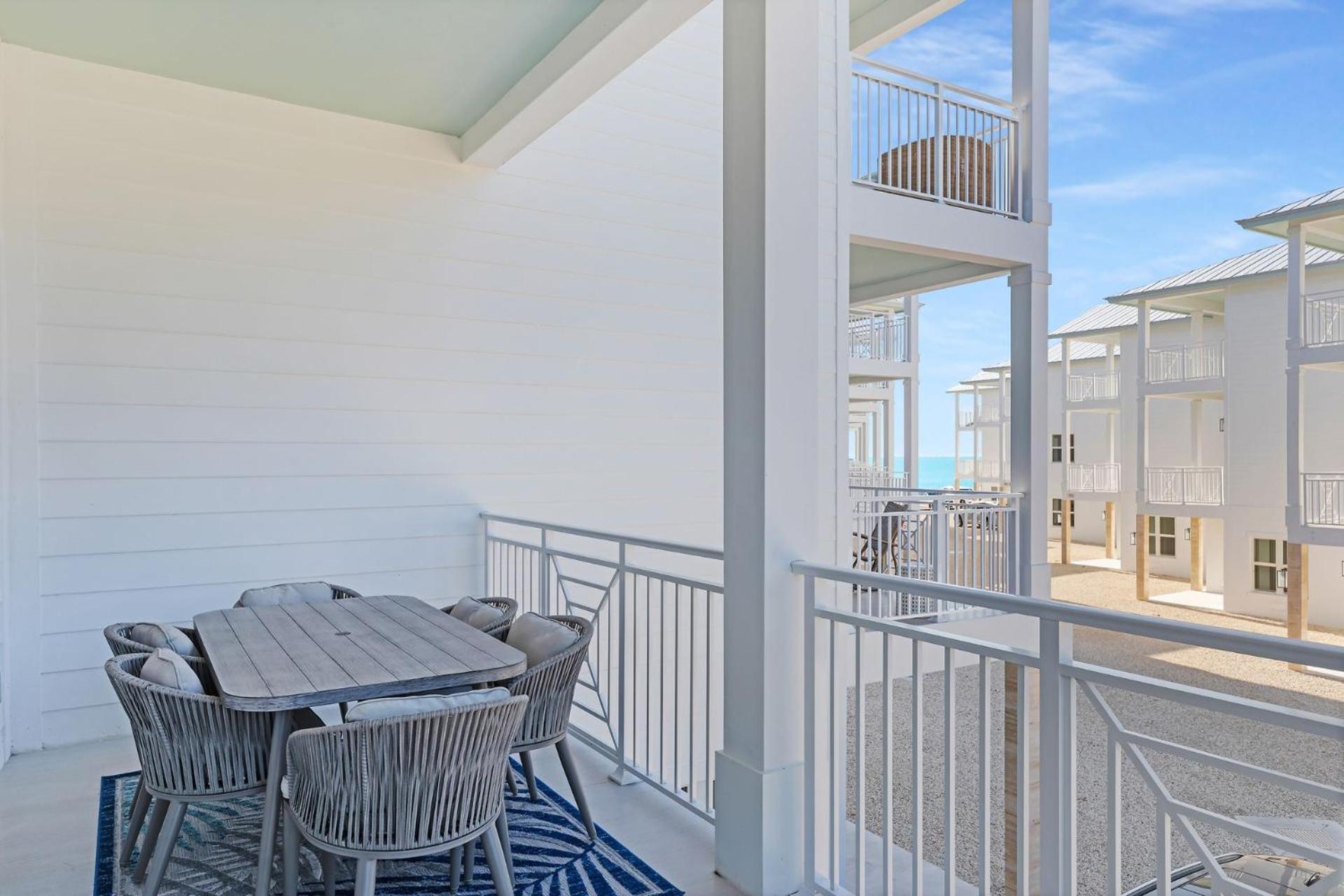 Home, Ocean Views, Playroom, Near Tiki Bar, Pool, And Boat Dockage, Ultimate Keys Getaway Islamorada