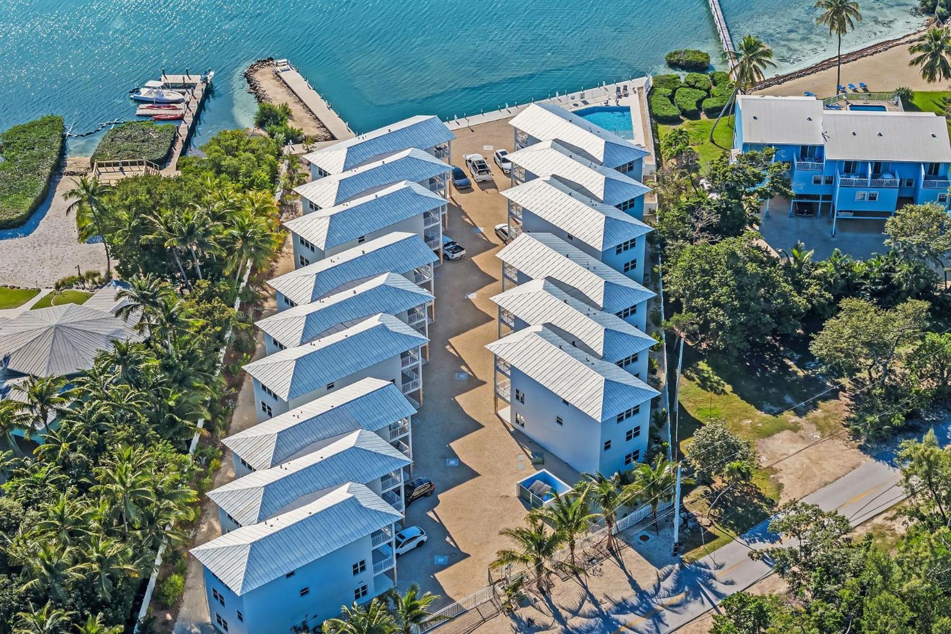 Home, Ocean Views, Playroom, Near Tiki Bar, Pool, And Boat Dockage, Ultimate Keys Getaway * Islamorada