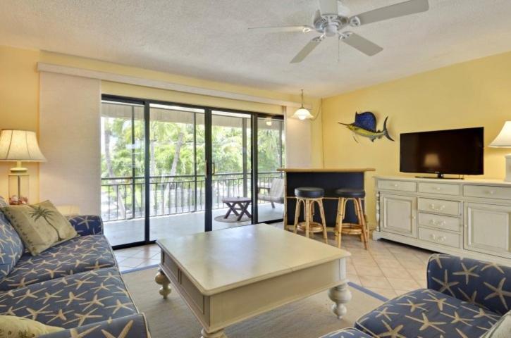 Beautiful 2 Bedroom With Boat Slip Holiday home