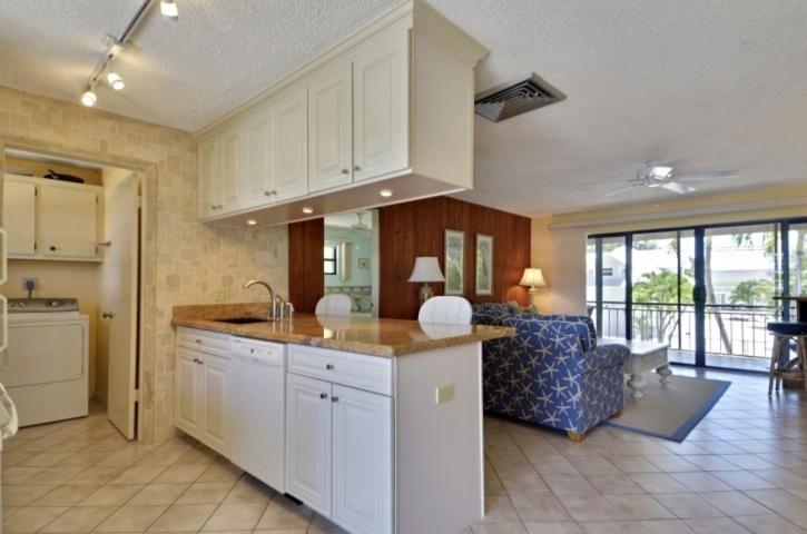Beautiful 2 Bedroom With Boat Slip Holiday home *