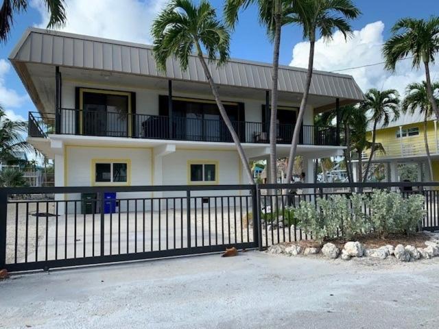 Beautiful 2 Bedroom With Boat Slip Holiday home