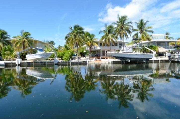 Holiday home Beautifully Remodeled Roomy Single Family Stilt Home,
