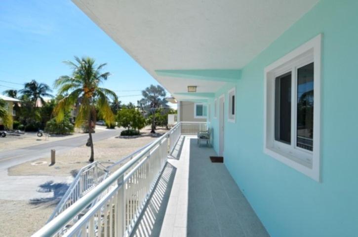Beautifully Remodeled Roomy Single Family Stilt Home, Holiday home Islamorada
