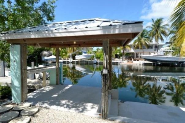 Beautifully Remodeled Roomy Single Family Stilt Home,