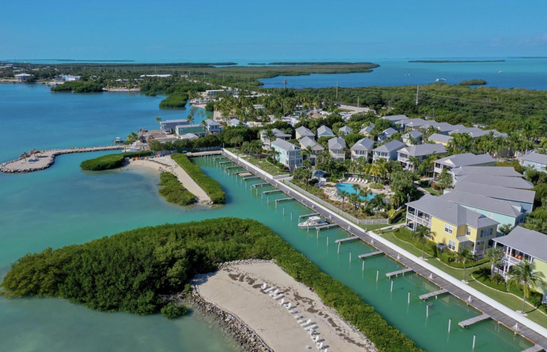 Holiday home Anglers Reef 2br 3ba Oceanview In Gated Community With Style Pool, Private And Marina *