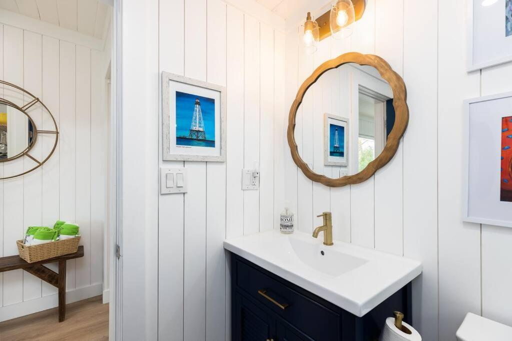 Hidden Gem Duplex In Heart Of Sleeps 8 Holiday home
