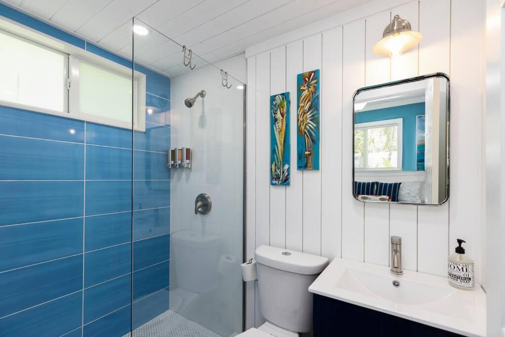 Hidden Gem Duplex In Heart Of Sleeps 8 Holiday home Islamorada
