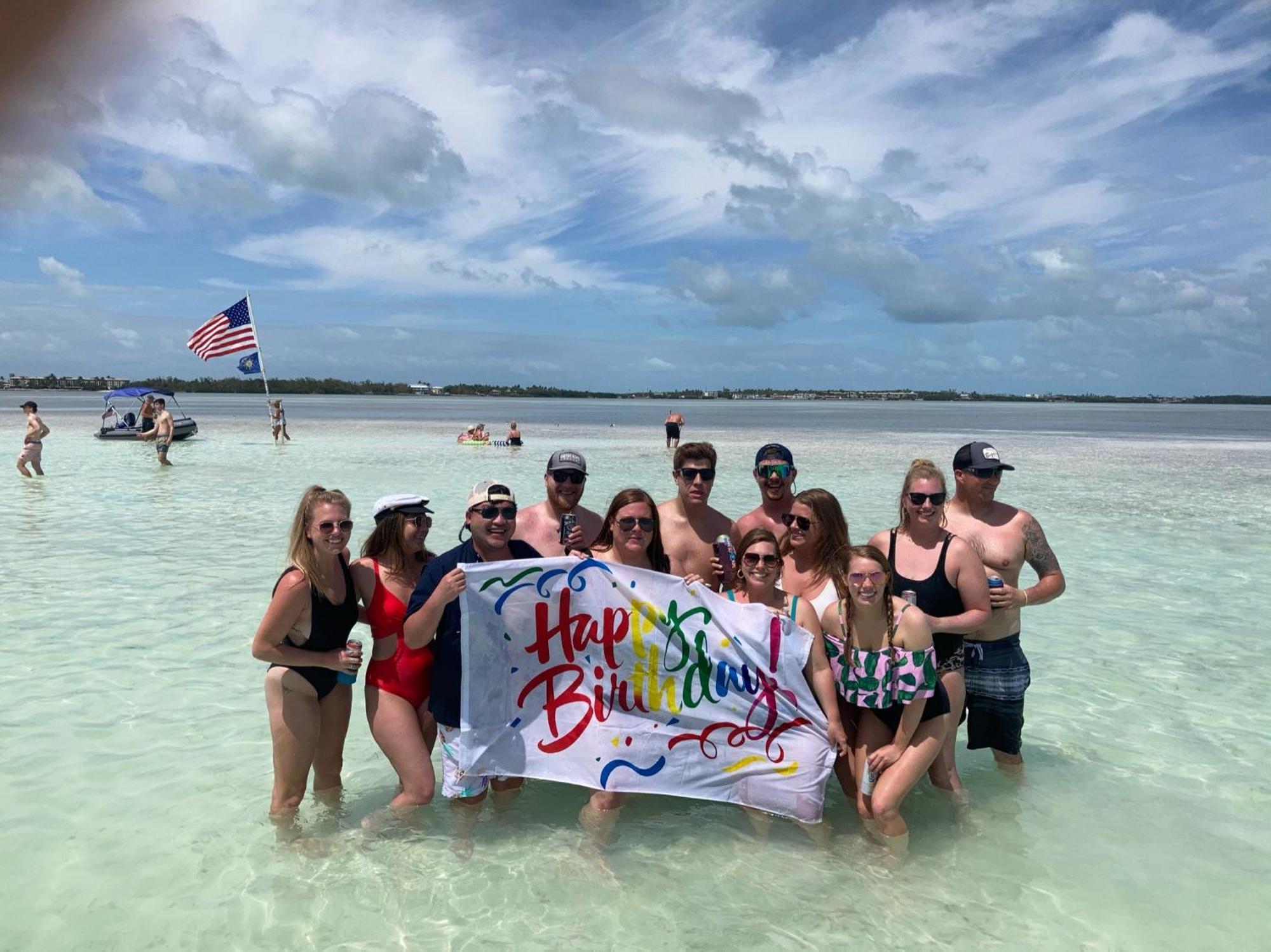 Straight To The Sandbar Charters Botel *
