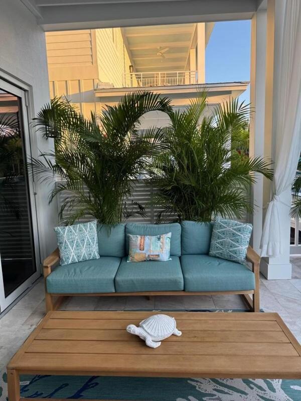 Seaside Sanctuary In Villa Islamorada