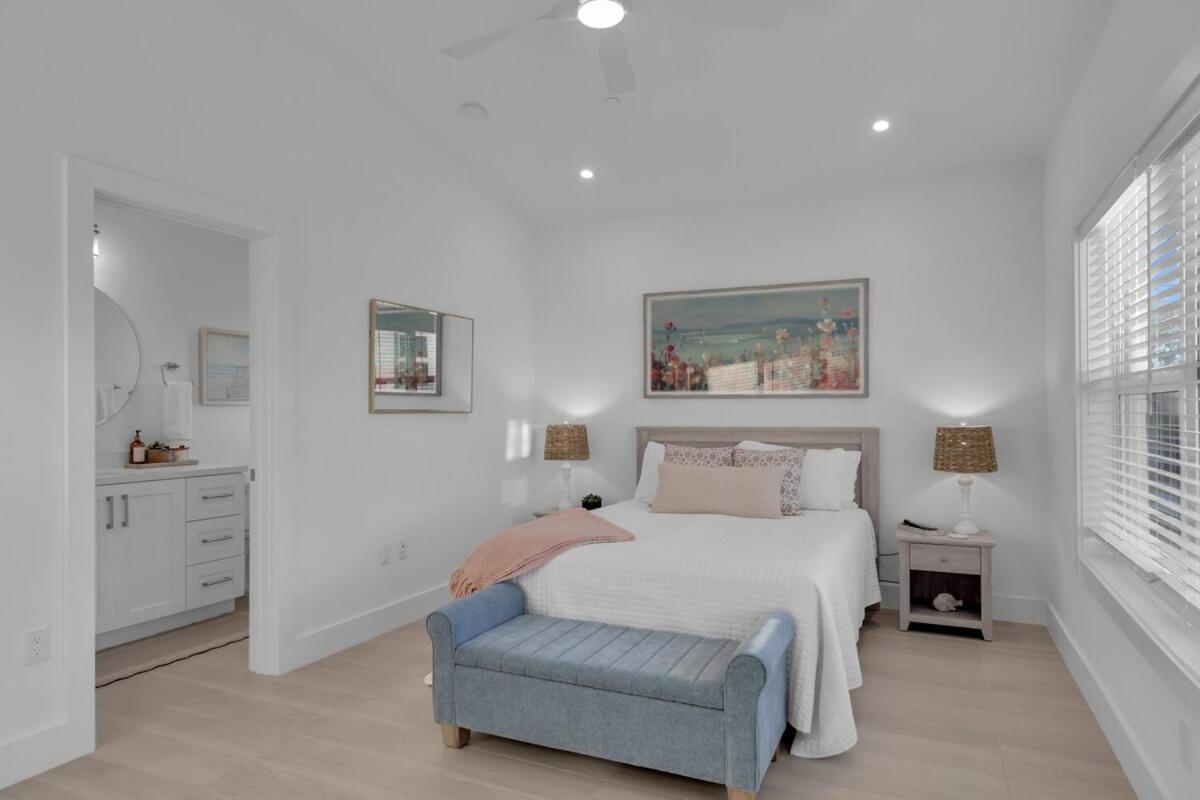 Holiday home Oceanfront Townhome With Dock And Pool *