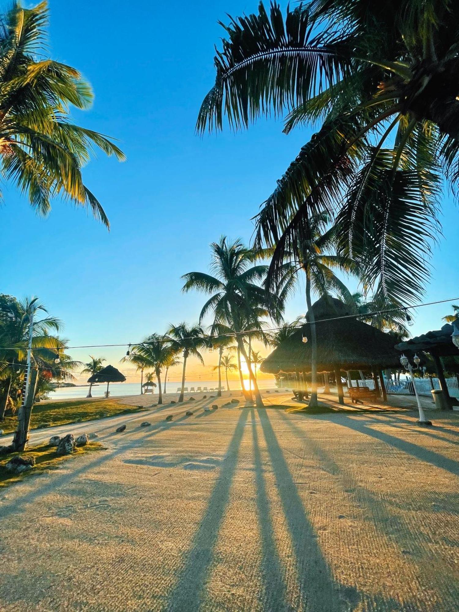 Inn Coconut Cove & Marina