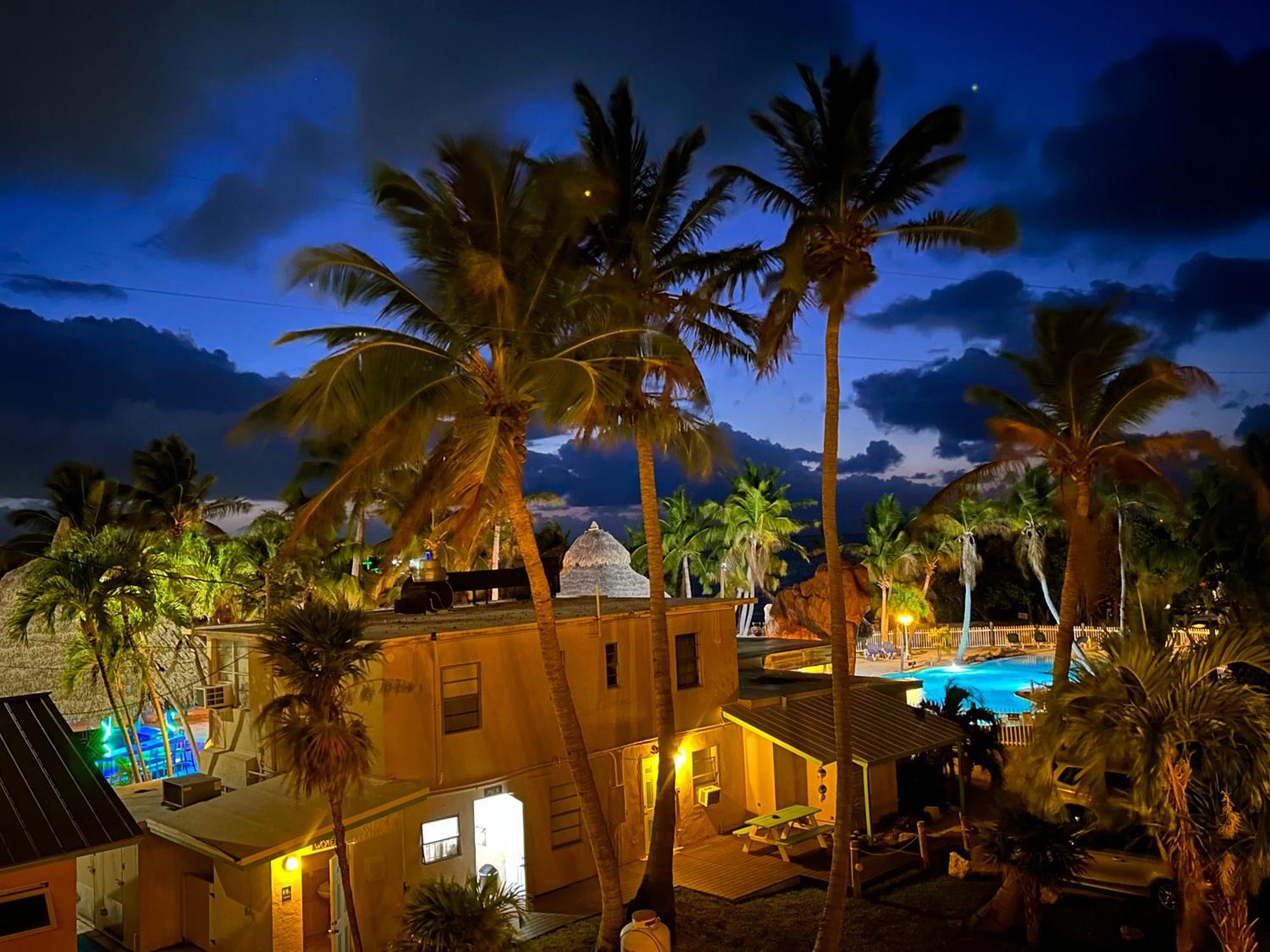 Inn Coconut Cove & Marina