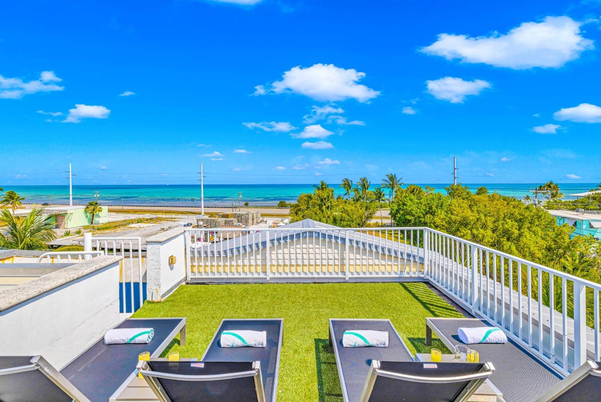 Ocean View Penthouse Retreat Amenities: Tennis Court Heated Pool Vista Key Two * Islamorada