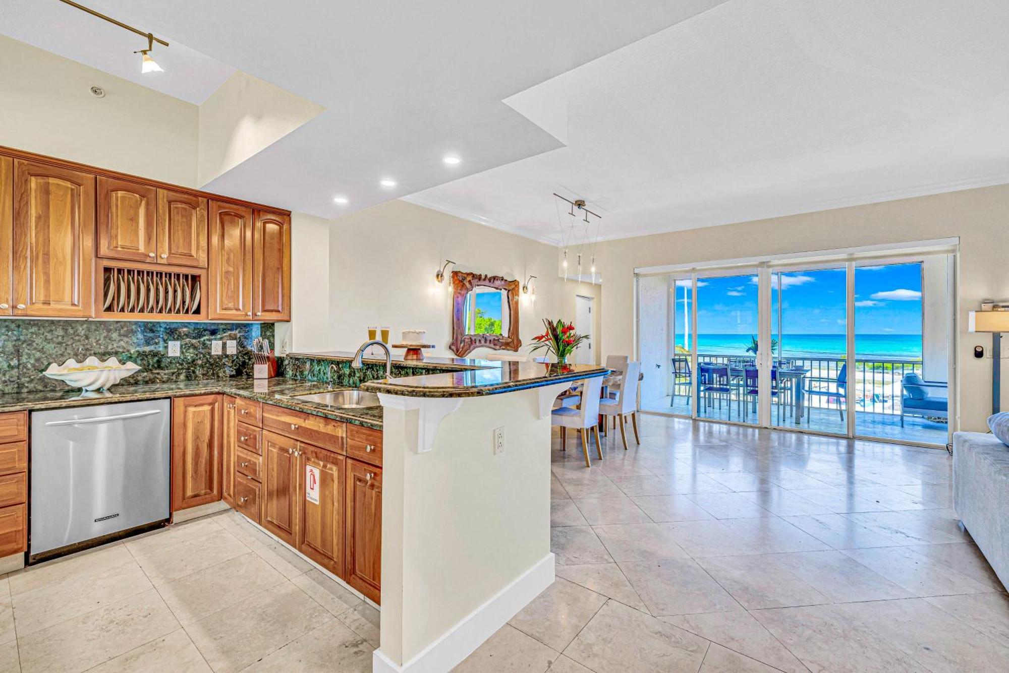 Ocean View Penthouse Retreat Amenities: Tennis Court Heated Pool Vista Key Two * Islamorada