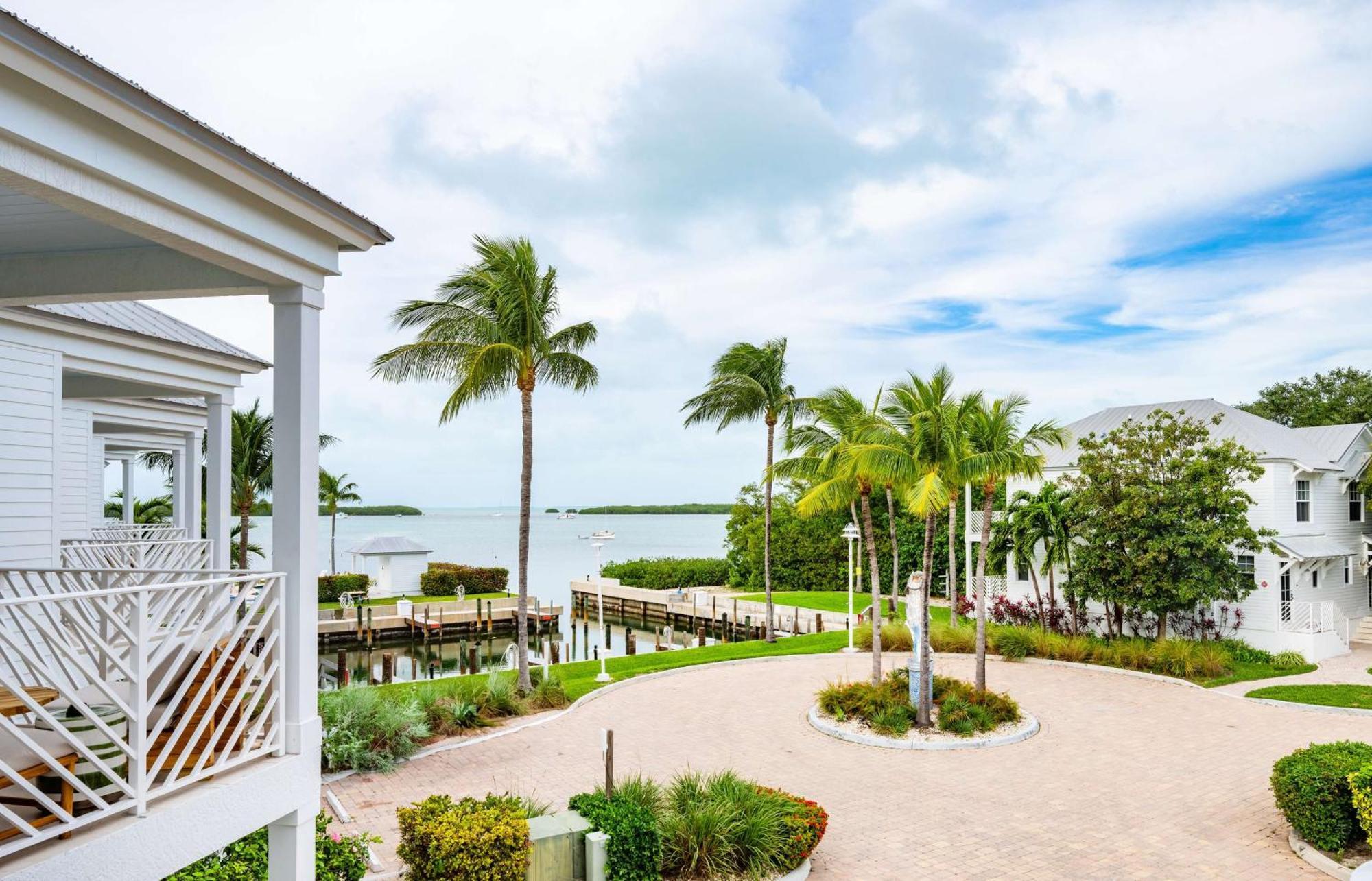 Resort Bayside Villas By Islander Resort 4*