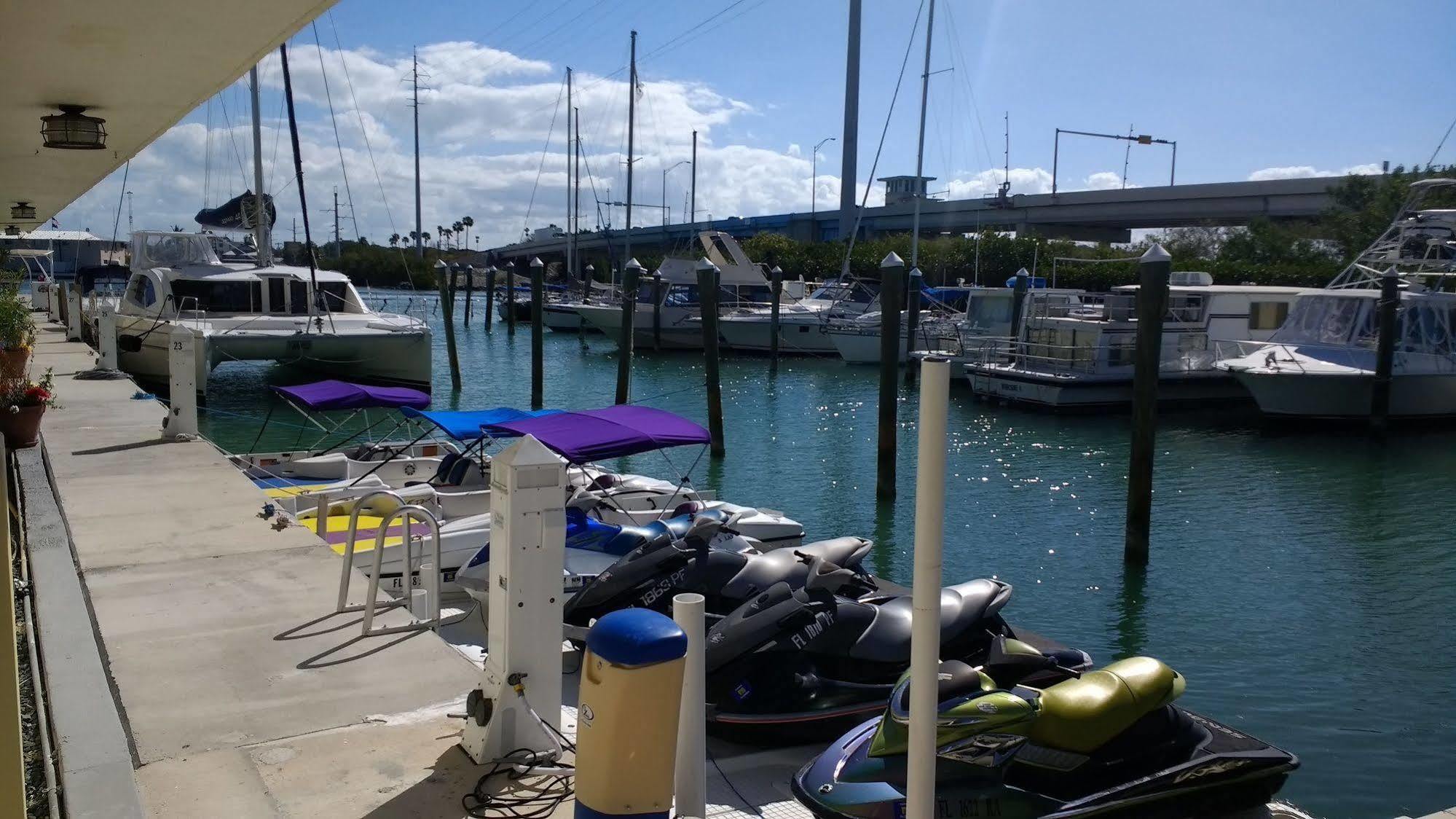 Smugglers Cove And Marina Islamorada
